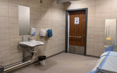 50s_realrooms_Toilet_wit_bed4.jpg